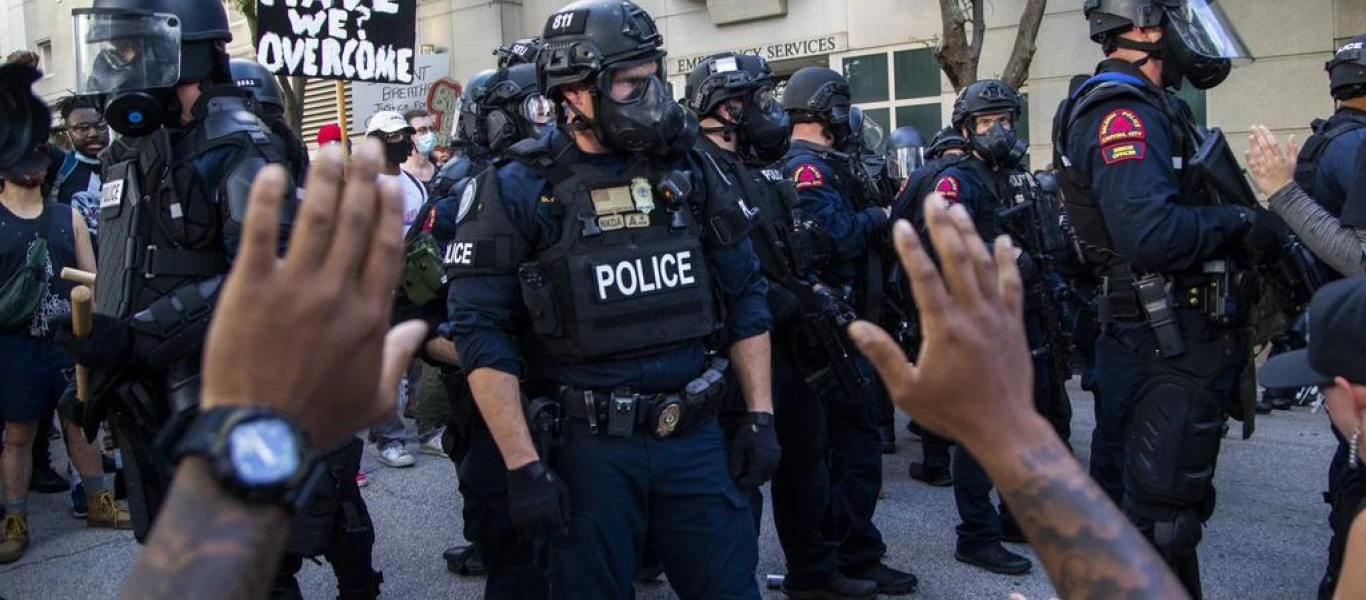 Ρωσική διαμαρτυρία για την επίθεση αστυνομίας στις ΗΠΑ κατά δημοσιογράφου του RIA Novosti